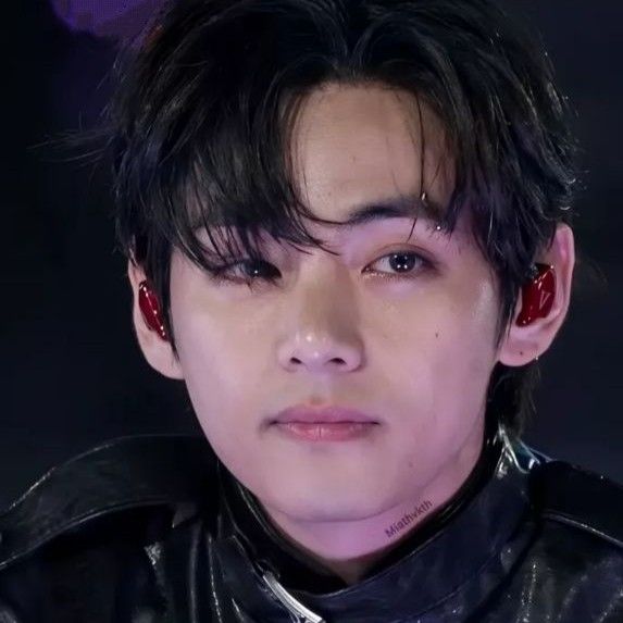 Latest photo of Kim Taehyung (V)