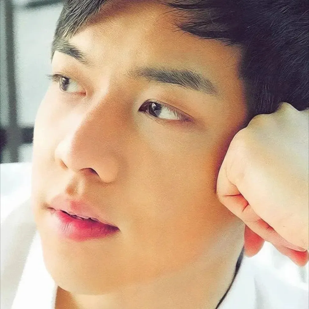 イ・スンギの最近の活動ショット