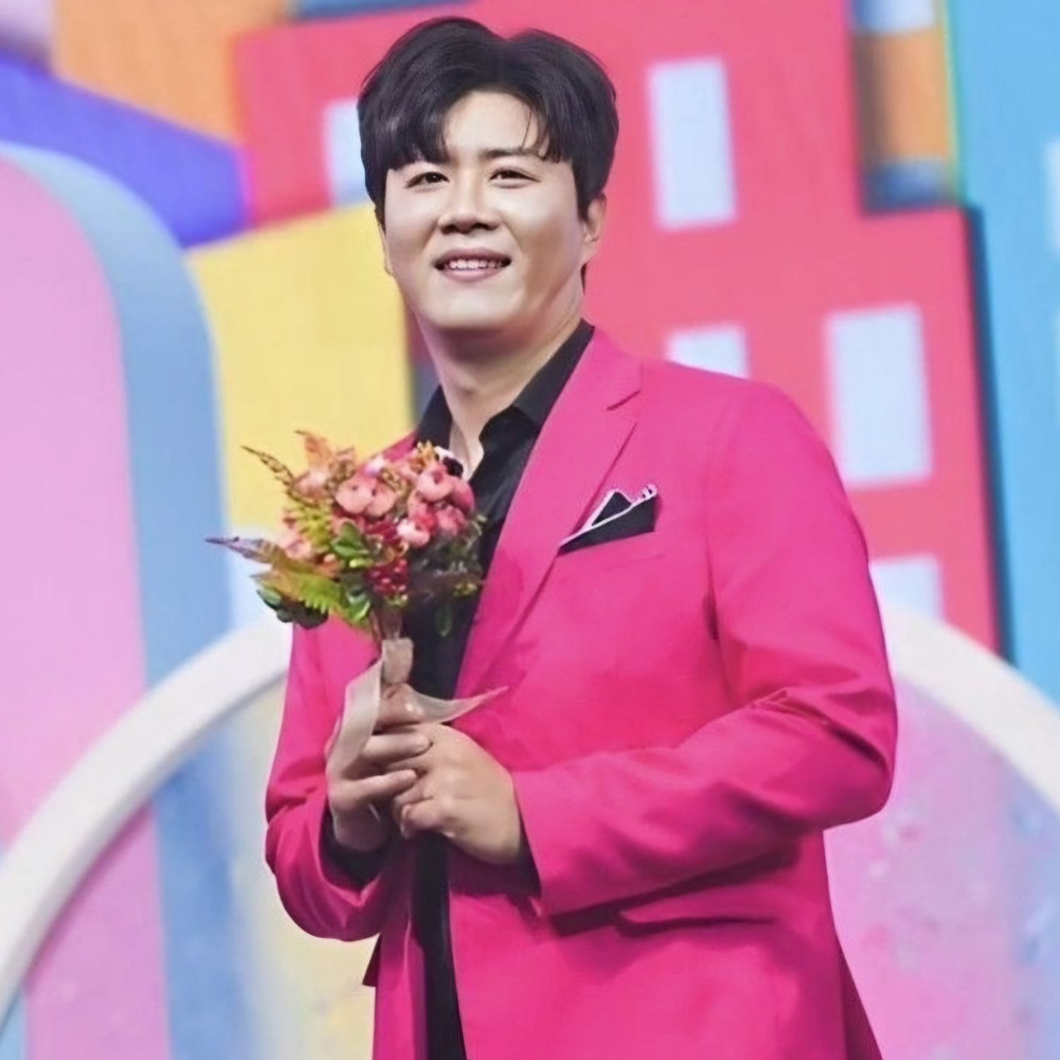 チン・ヘソンの最近の活動ショット