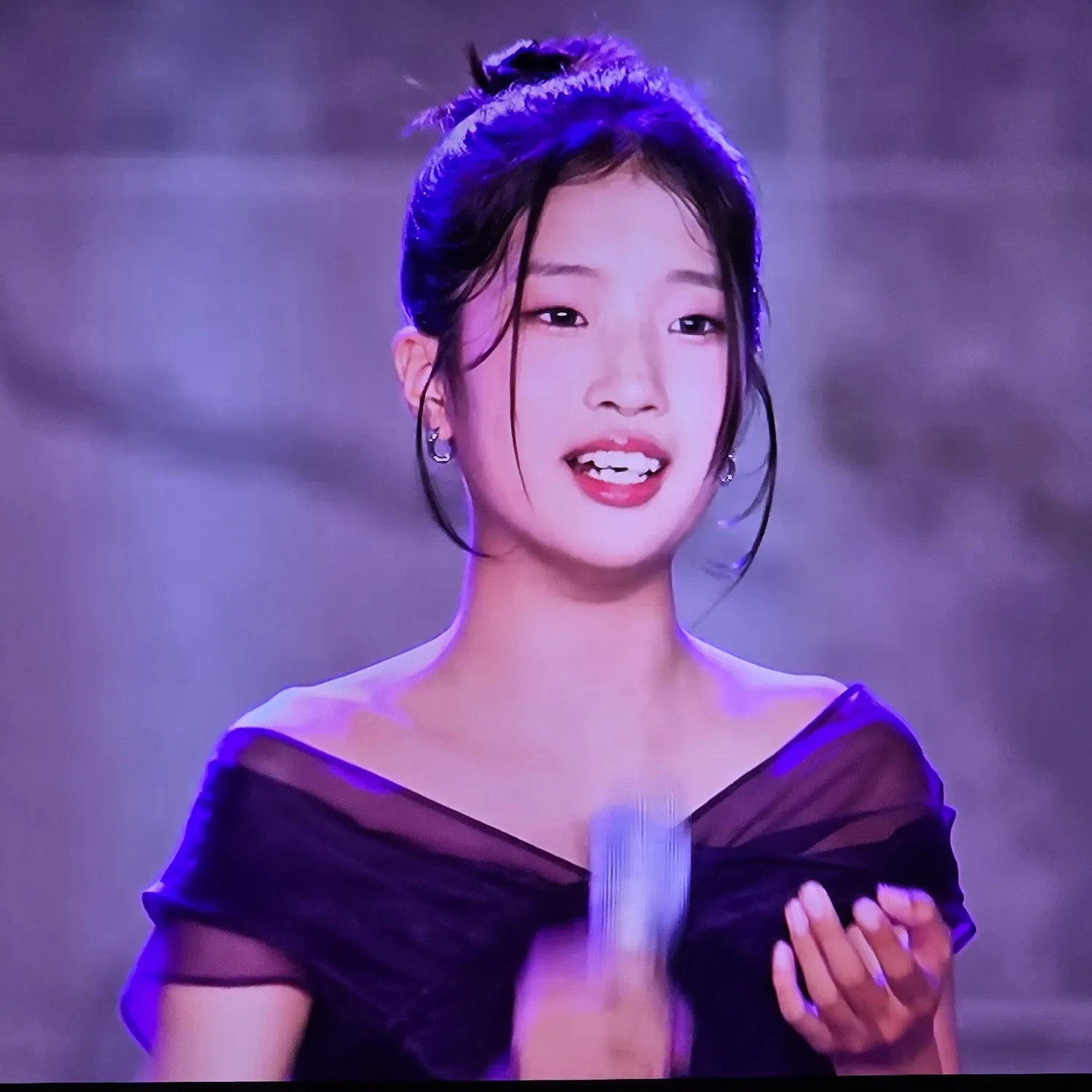 Behind-the-scenes cut of Bin Yeseo