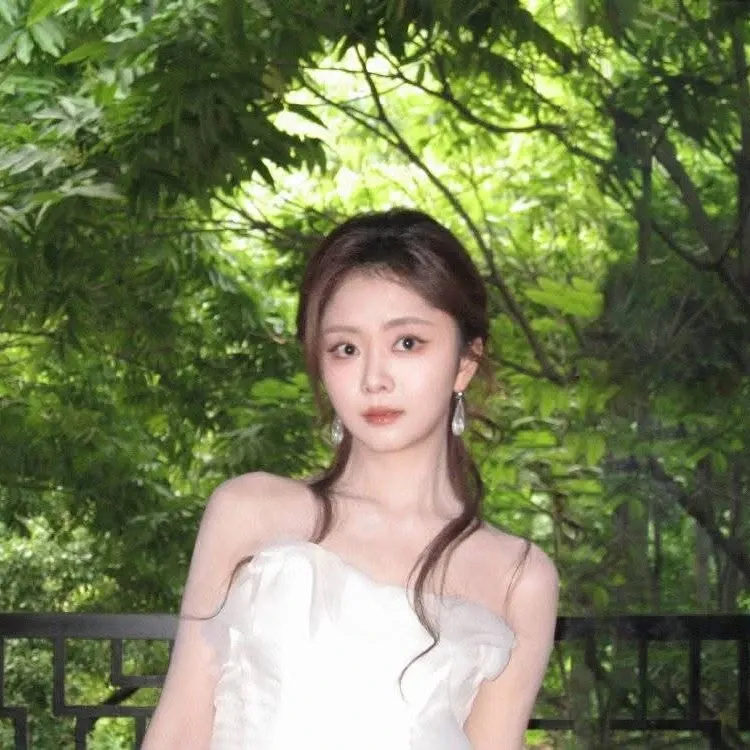 Latest photo of Tan Song Yun