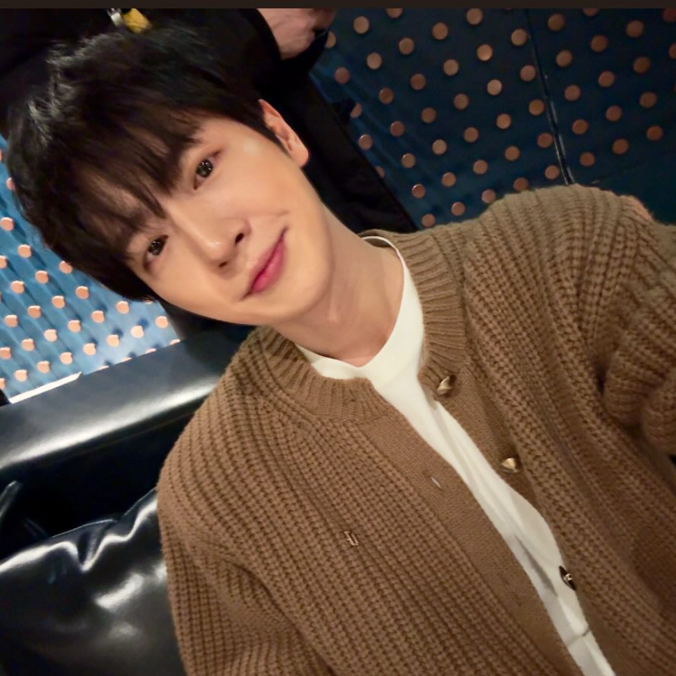 A moment captured by a fan of Lee Sangyeob