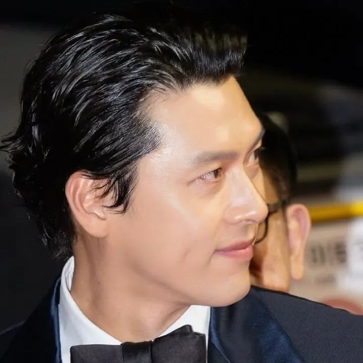 Momen yang diabadikan oleh penggemar Hyun Bin