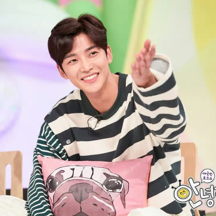 Momen yang diabadikan oleh penggemar Rowoon