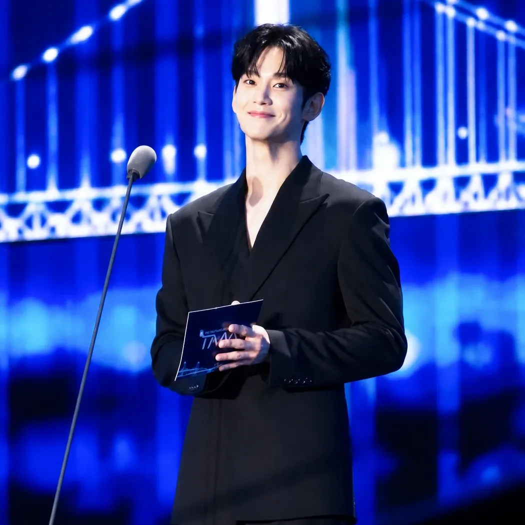Behind-the-scenes cut of Kim Soohyun