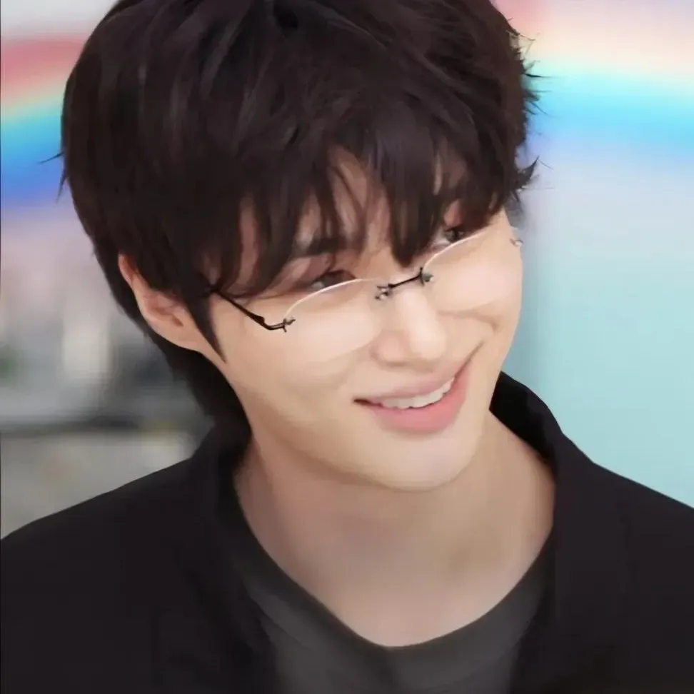 Latest photo of Byeon Wooseok
