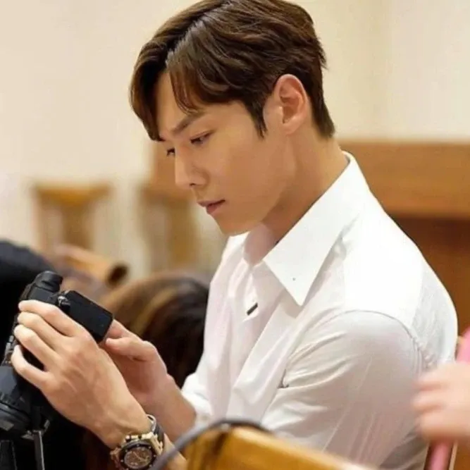 Behind-the-scenes cut of Choi Jinhyuk