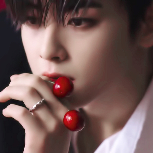 A moment captured by a fan of Cha Eunwoo