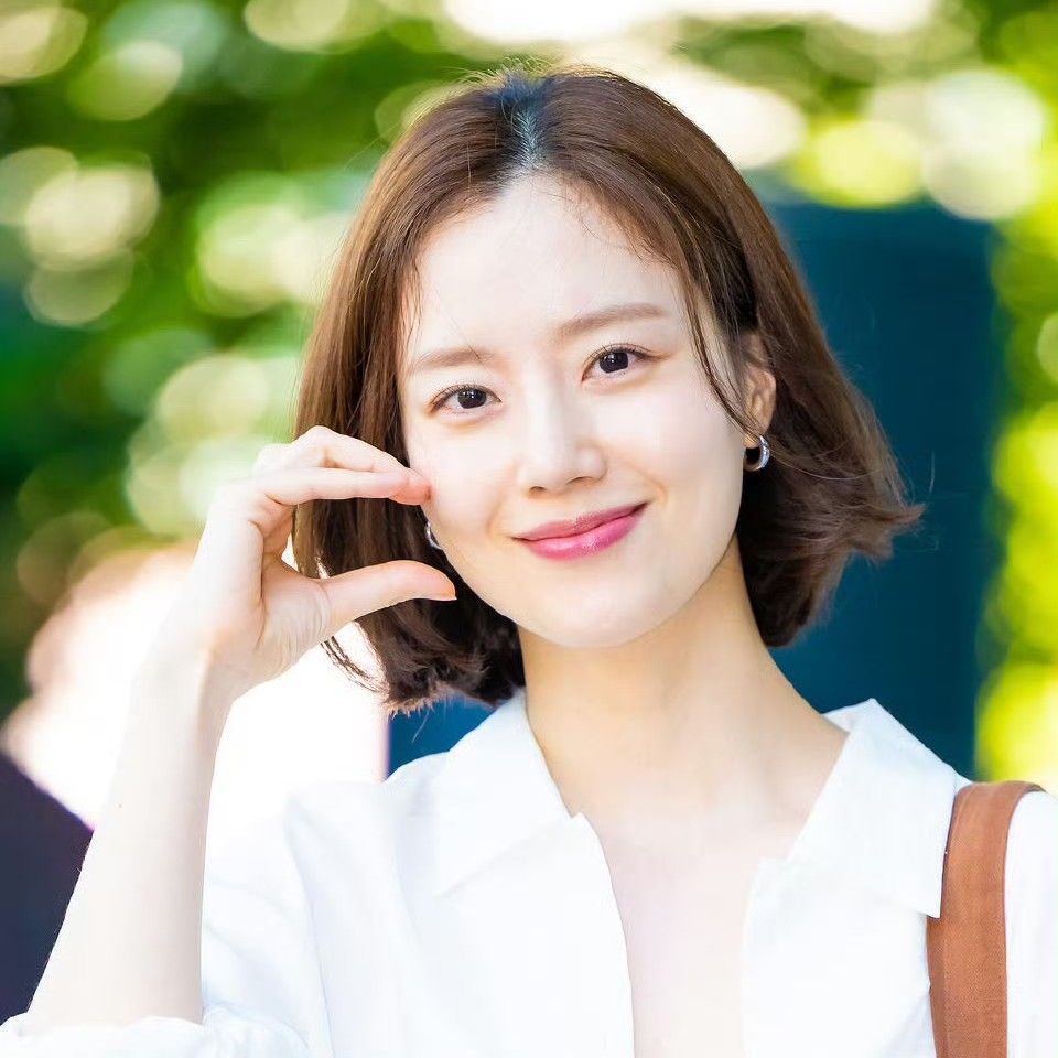 Behind-the-scenes cut of Moon Chaewon