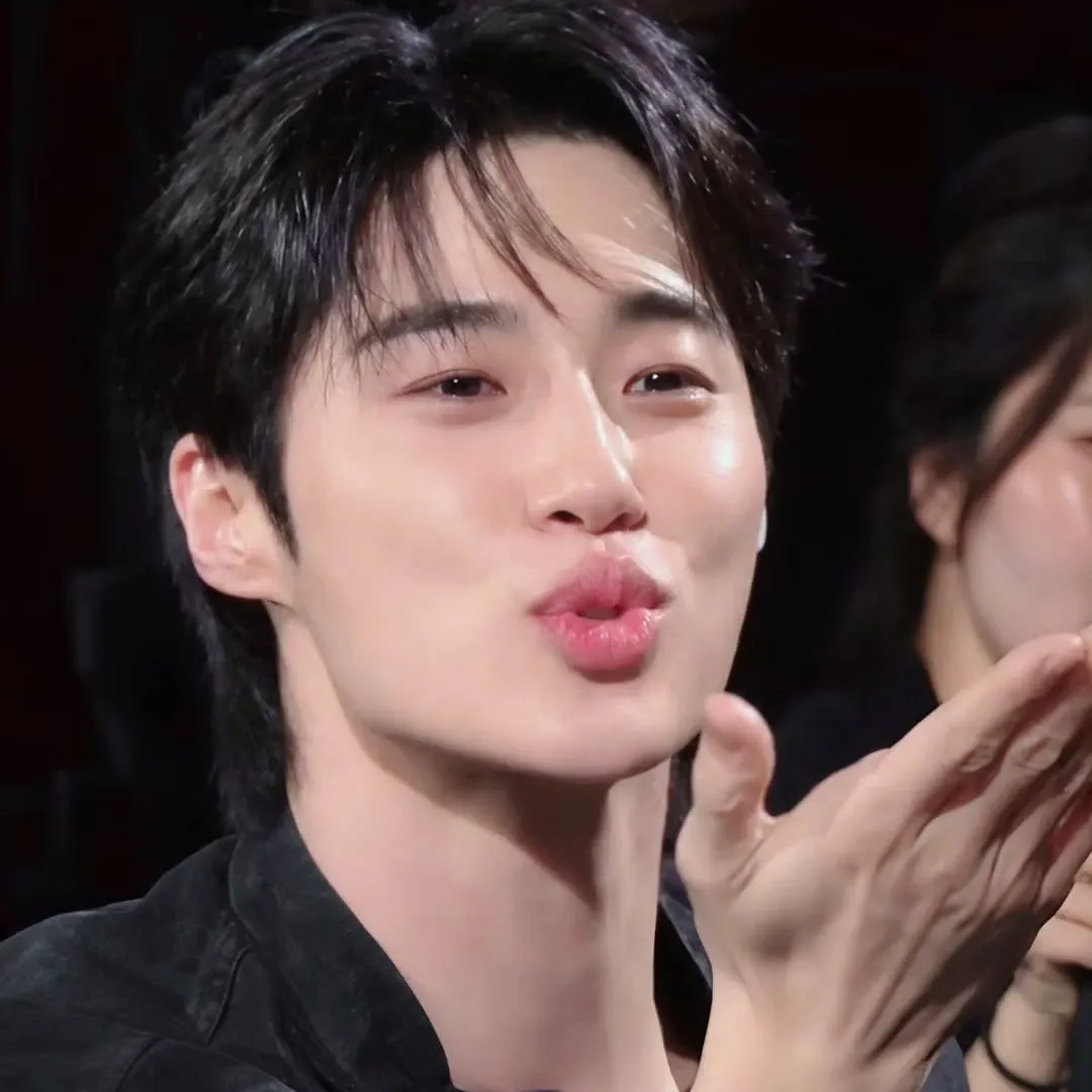 A moment captured by a fan of Byeon Wooseok