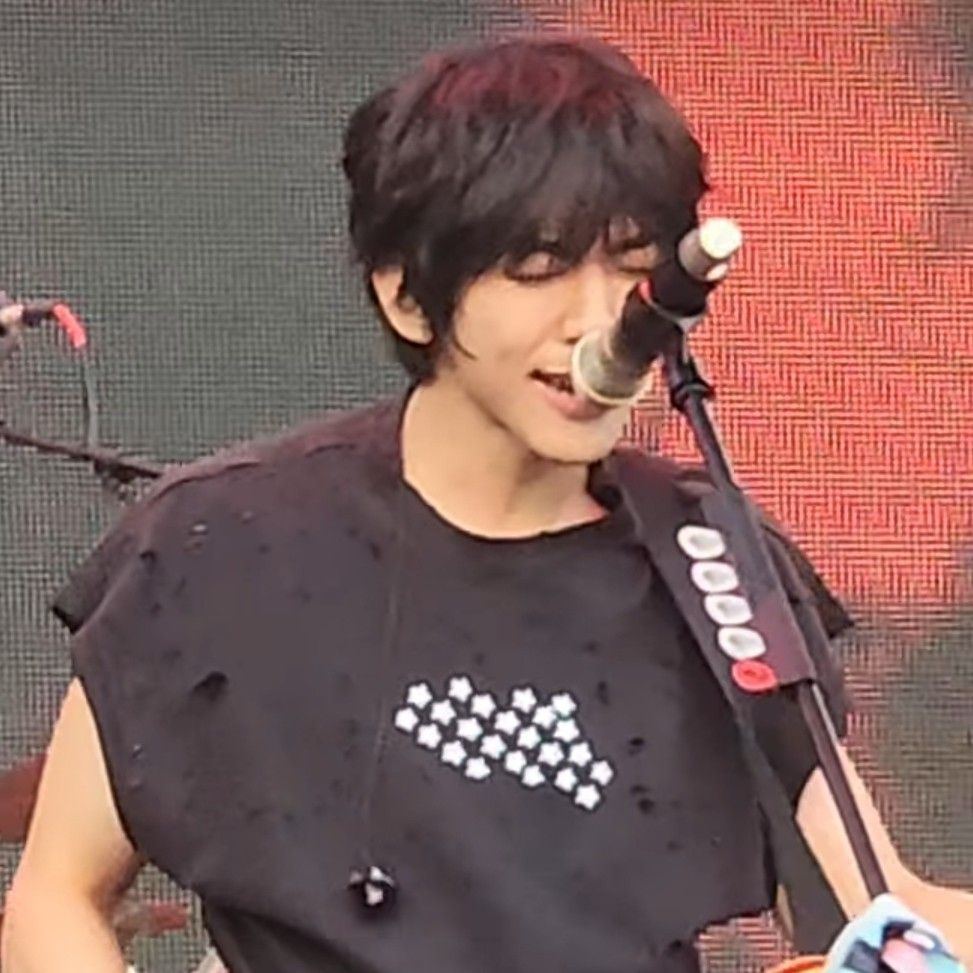 Recent activity shot of Lee Seungyoon