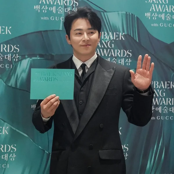 Popular profile image of Jo Jungseok selected by vote