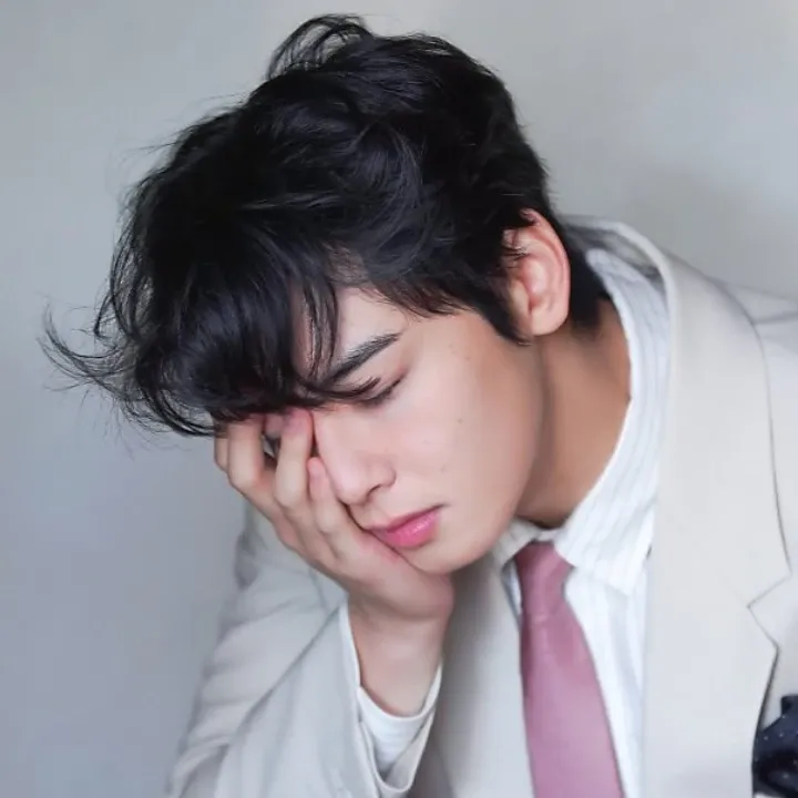 Behind-the-scenes cut of Cha Eunwoo