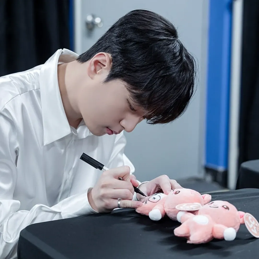 Momen yang diabadikan oleh penggemar Lee Chanwon
