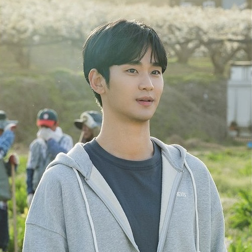 Foto kegiatan terbaru dari Kim Soohyun