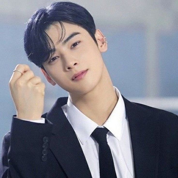 Latest photo of Cha Eunwoo