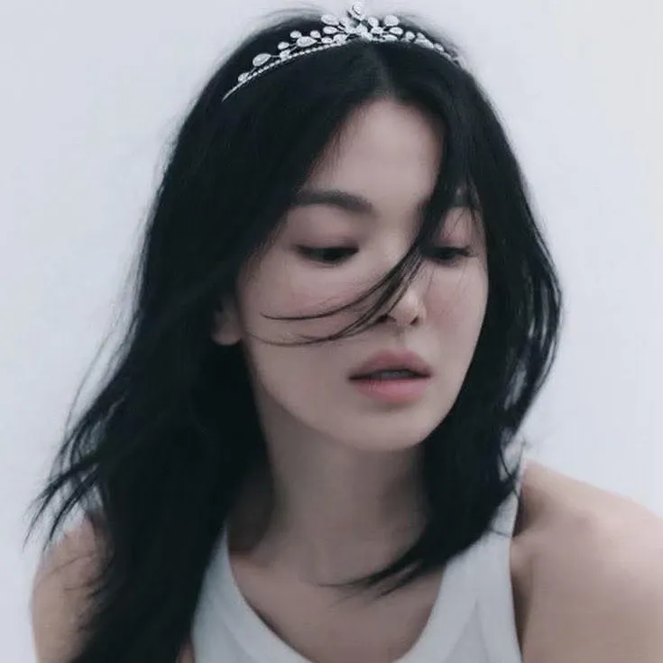 Recent activity shot of Song Hyekyo