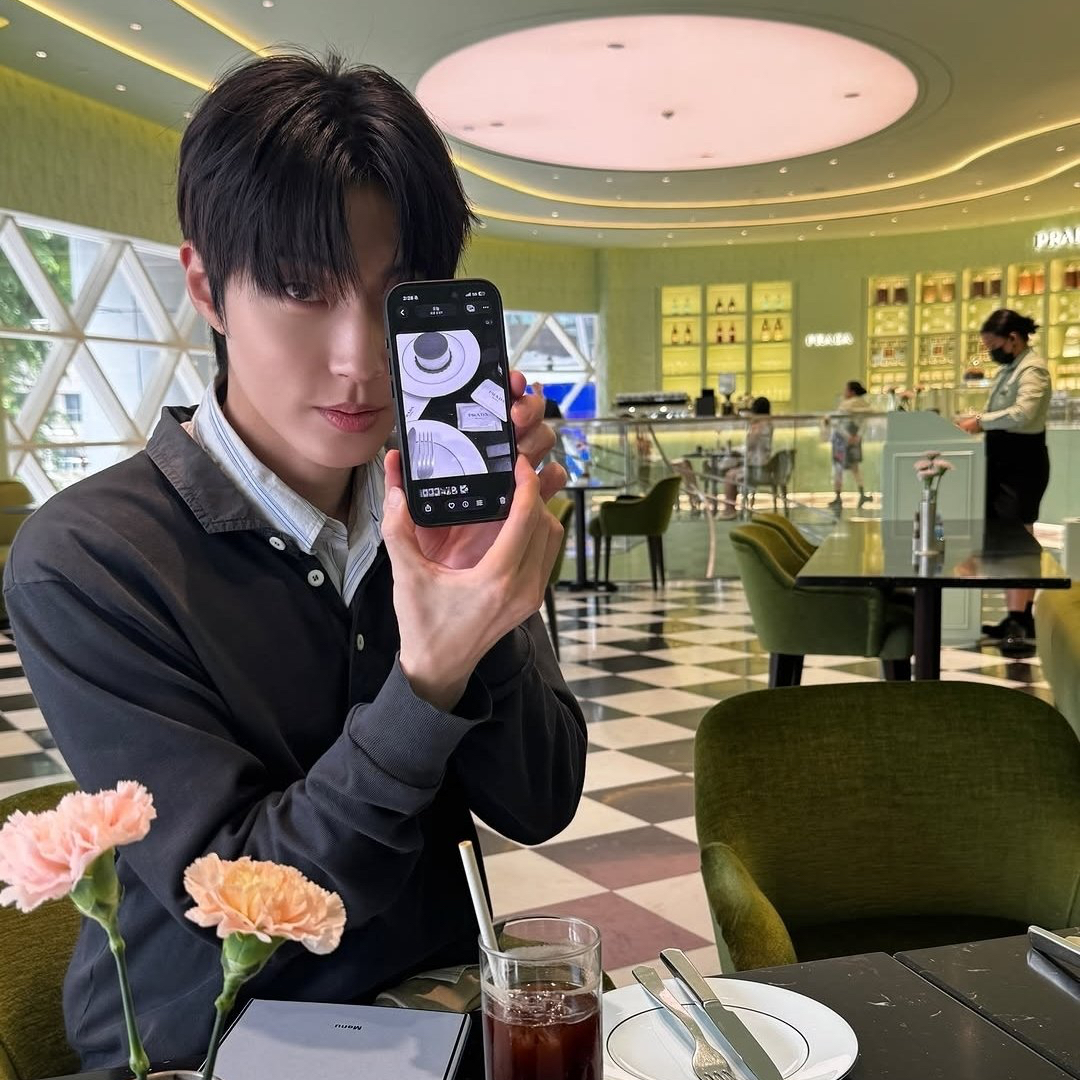 황인엽의 비하인드 컷