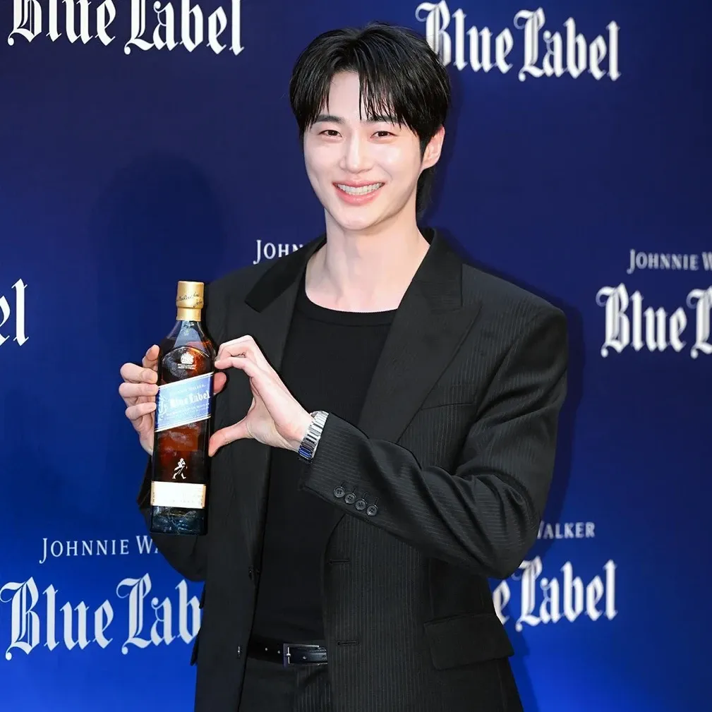 Behind-the-scenes cut of Byeon Wooseok