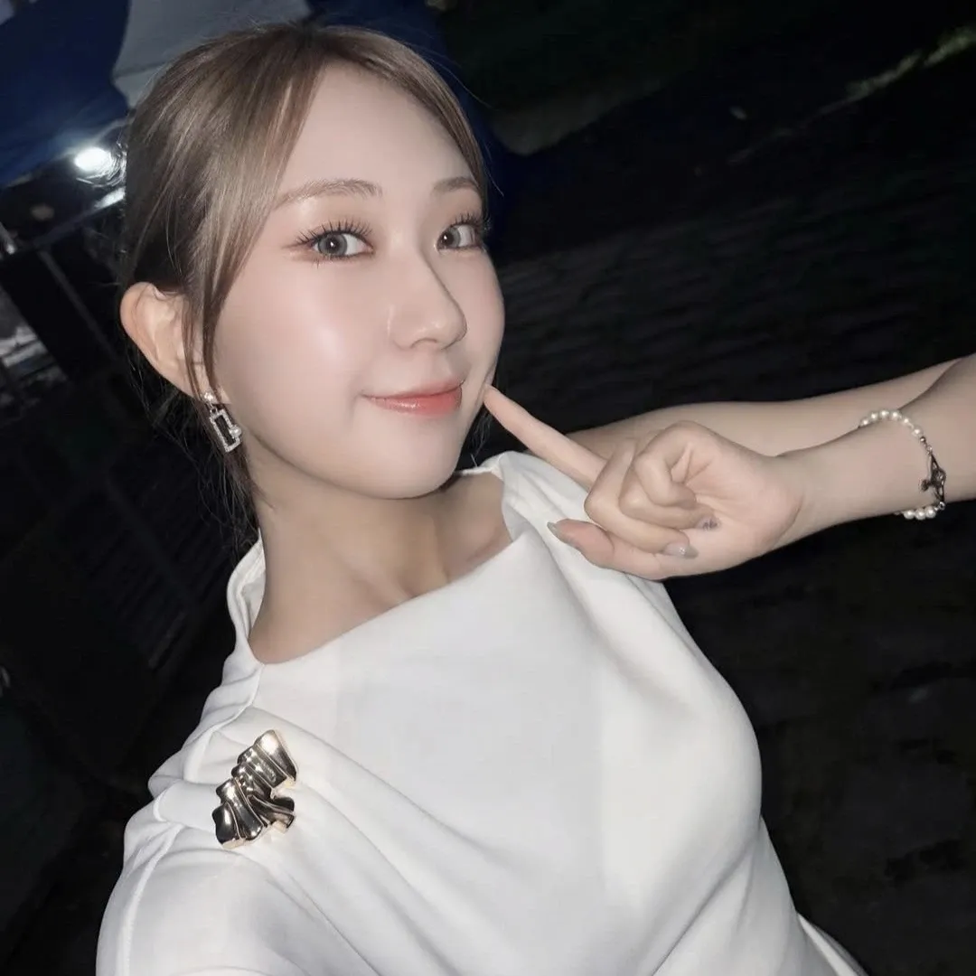 Foto terbaru dari Jeon Yujin