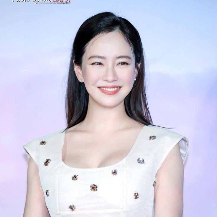 송지효 최근 활동샷