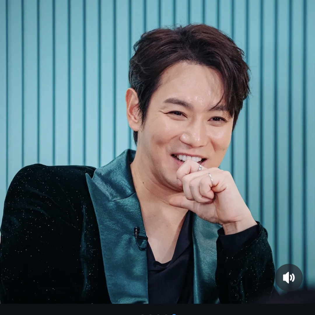 A moment captured by a fan of Hwanhee