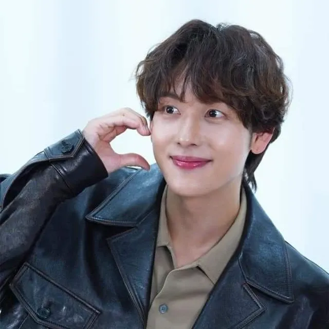 Latest photo of Yim Siwan
