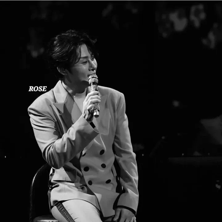 A moment captured by a fan of Kang Moonkyung