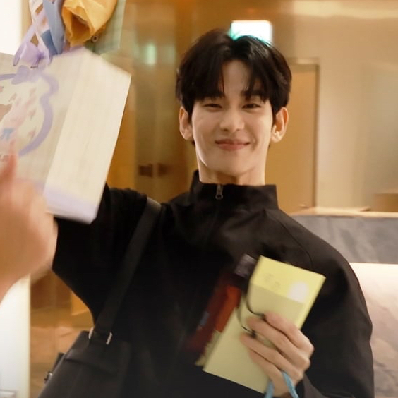 Recent activity shot of Kim Soohyun