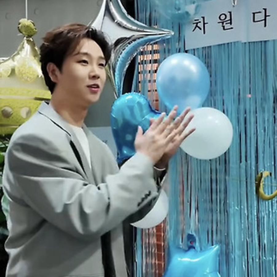 Recent activity shot of Song Minjun