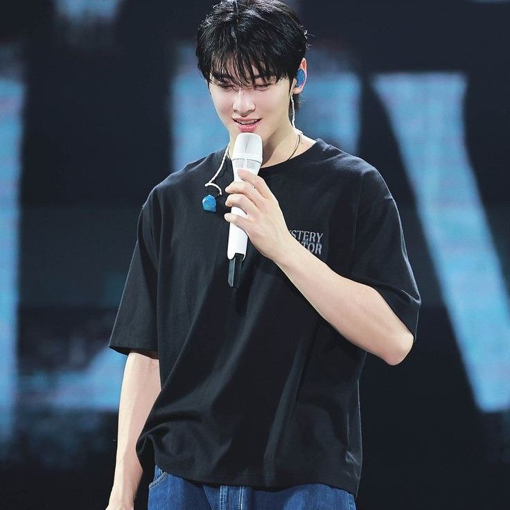 Recent activity shot of Cha Eunwoo