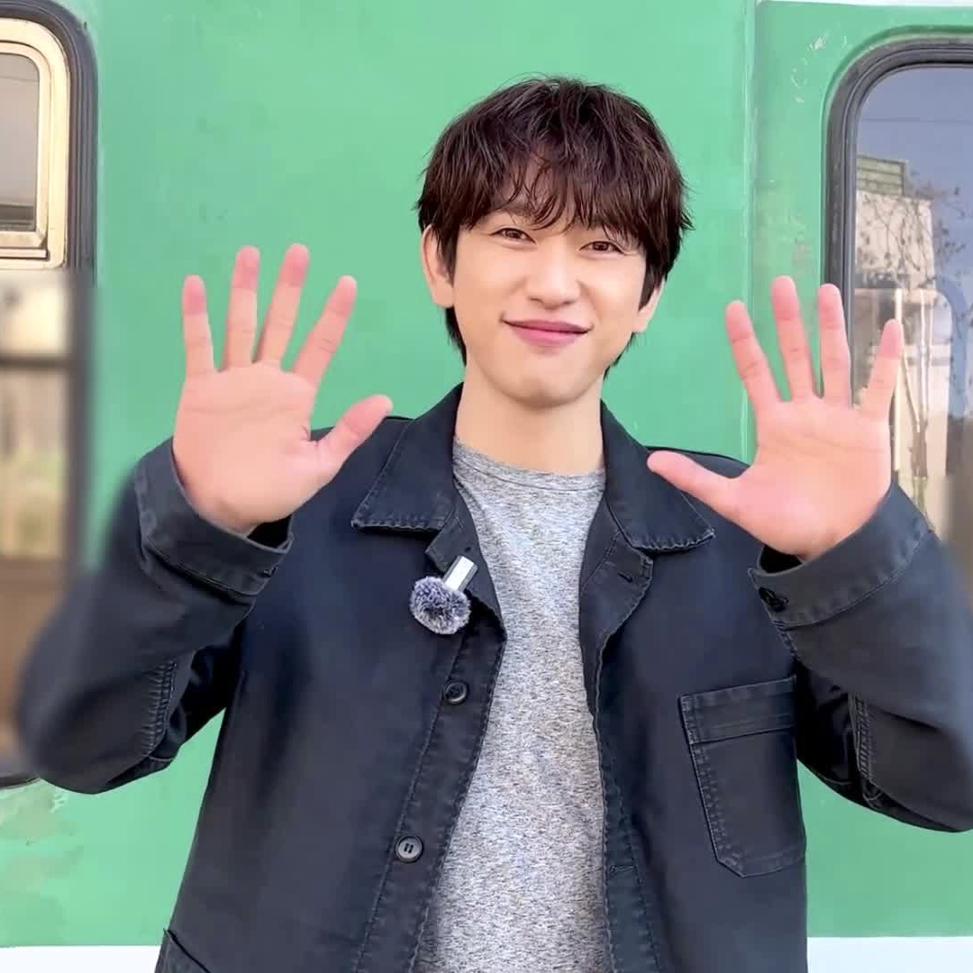 粉絲拍下的朴珍榮瞬間