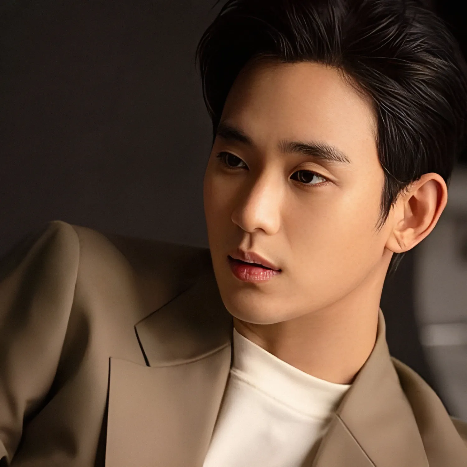 Behind-the-scenes cut of Kim Soohyun