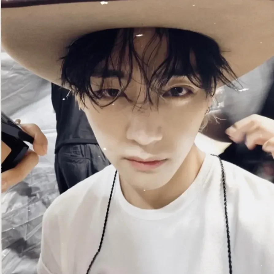 Latest photo of Kim Taehyung (V)