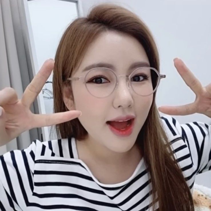 ソン・ガインの最近の活動ショット