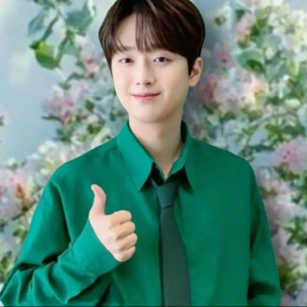 粉丝拍下的李灿元瞬间