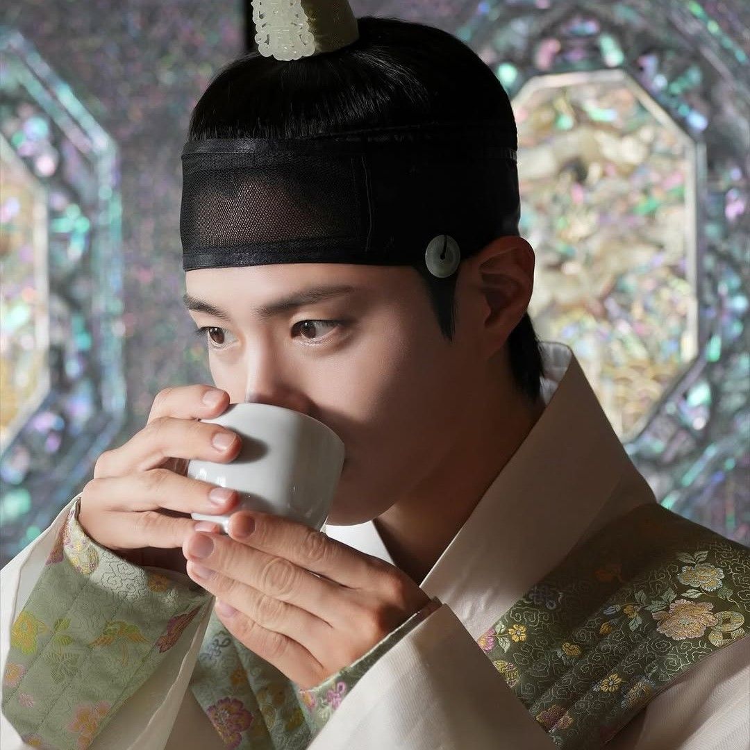 Recent activity shot of Park Bogum