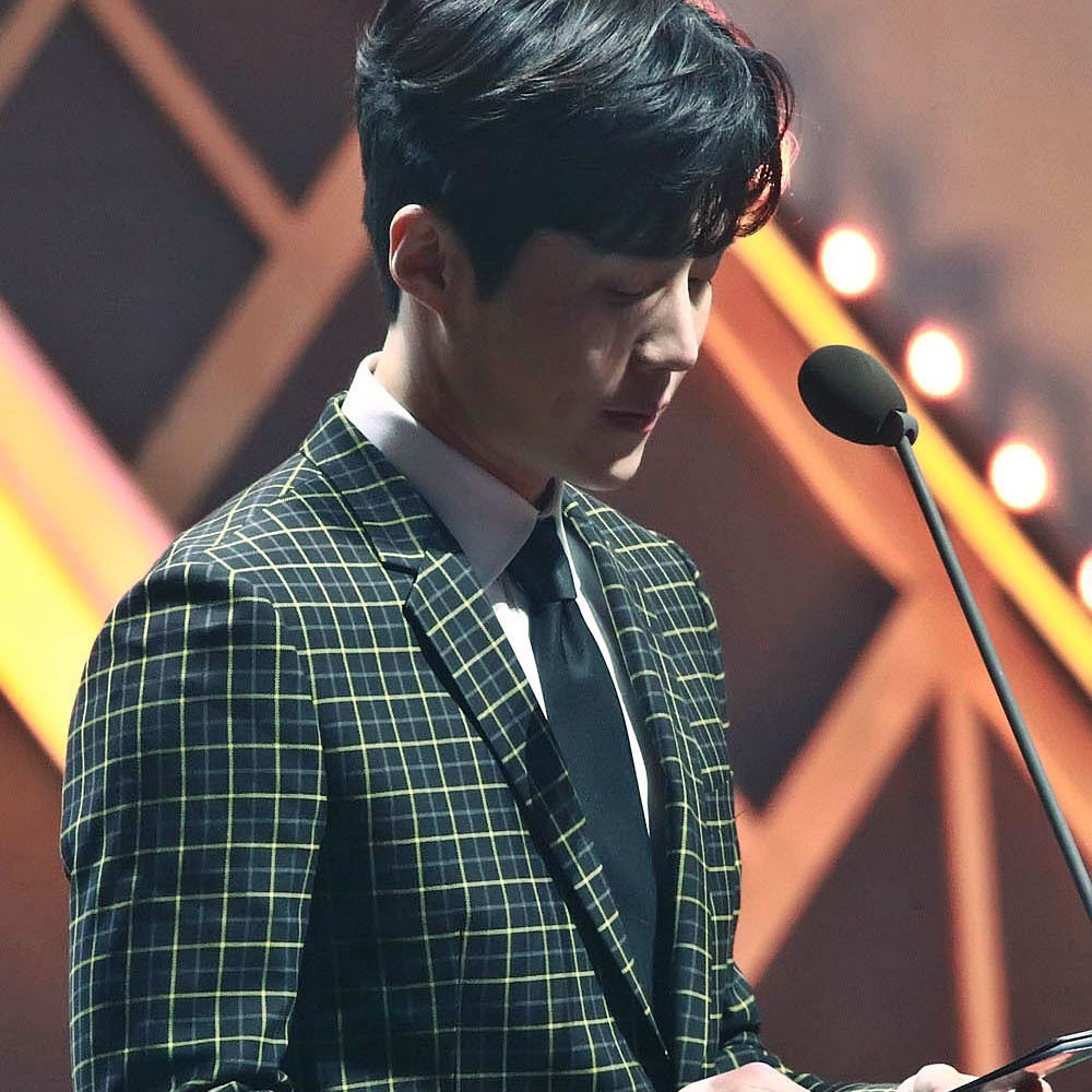 金宣虎的最新照片