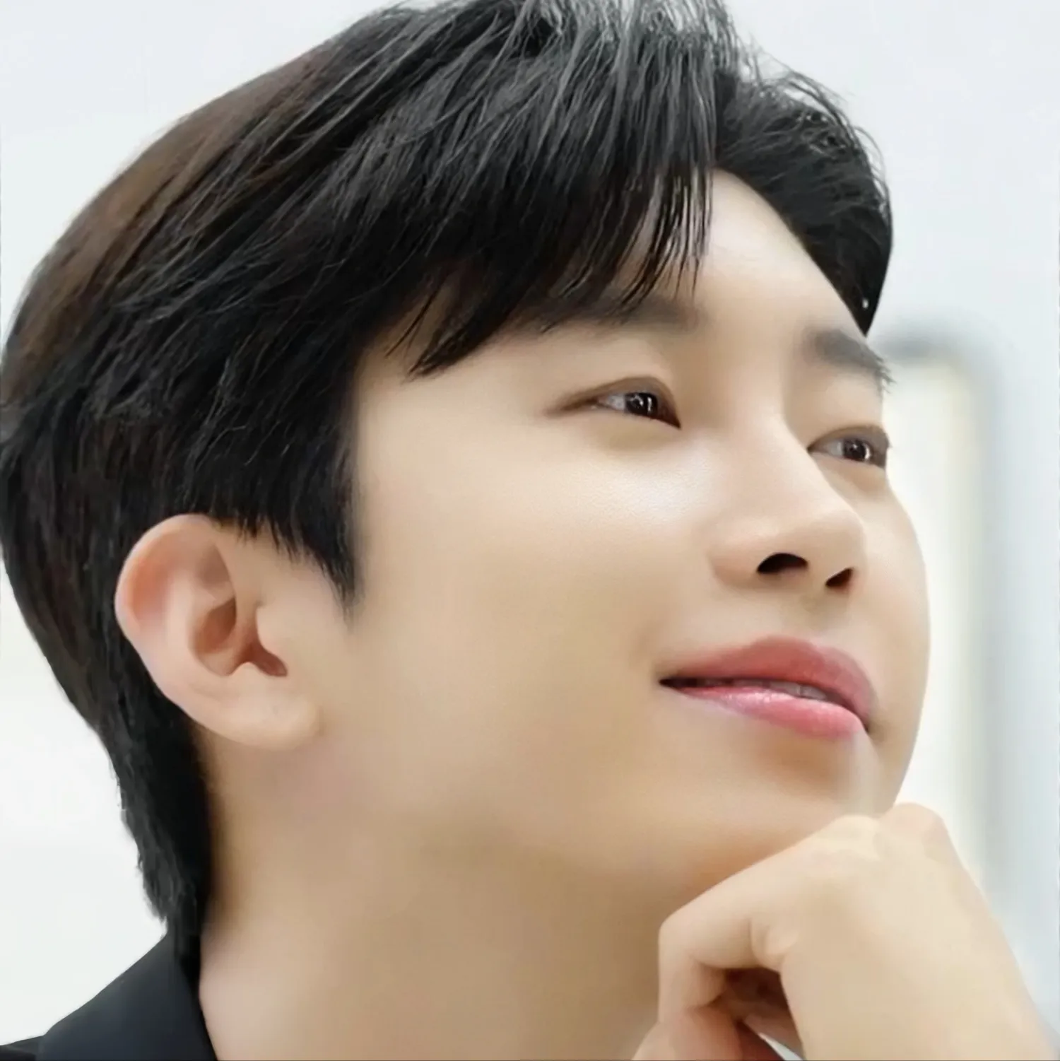 Foto kegiatan terbaru dari Lim Youngwoong