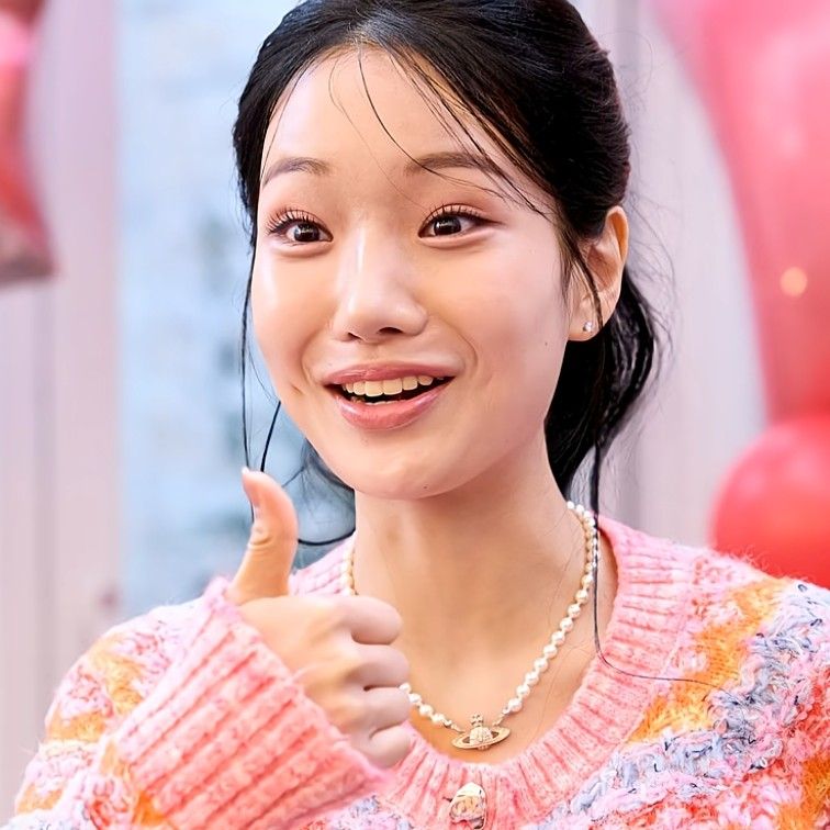 Recent activity shot of Kim Soyeon (2004)