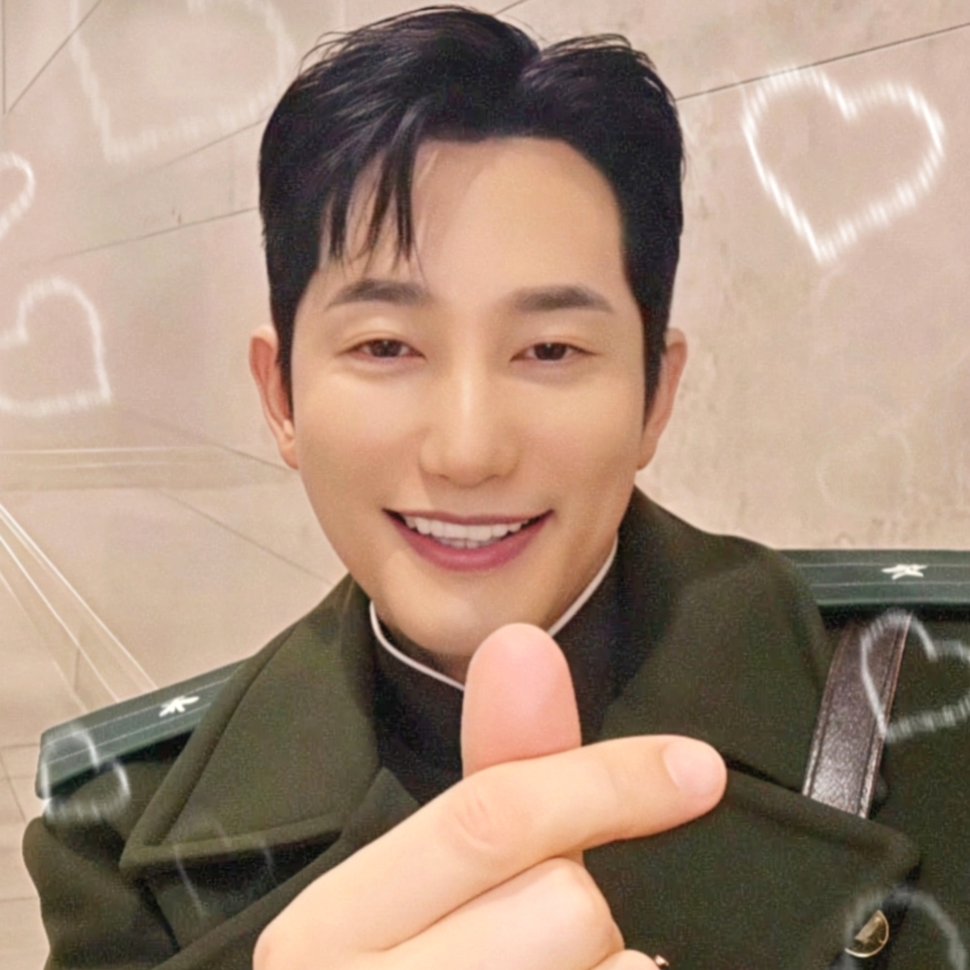 A moment captured by a fan of Park Sihoo