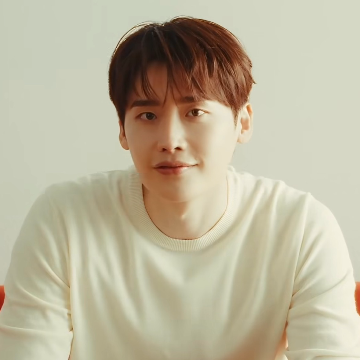 A moment captured by a fan of Lee Jongsuk