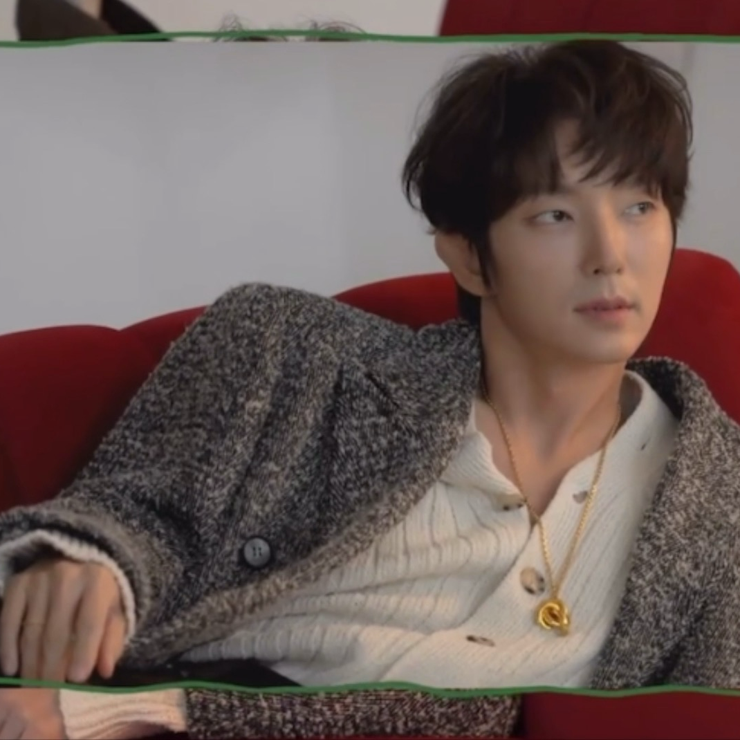 A moment captured by a fan of Lee Joongi