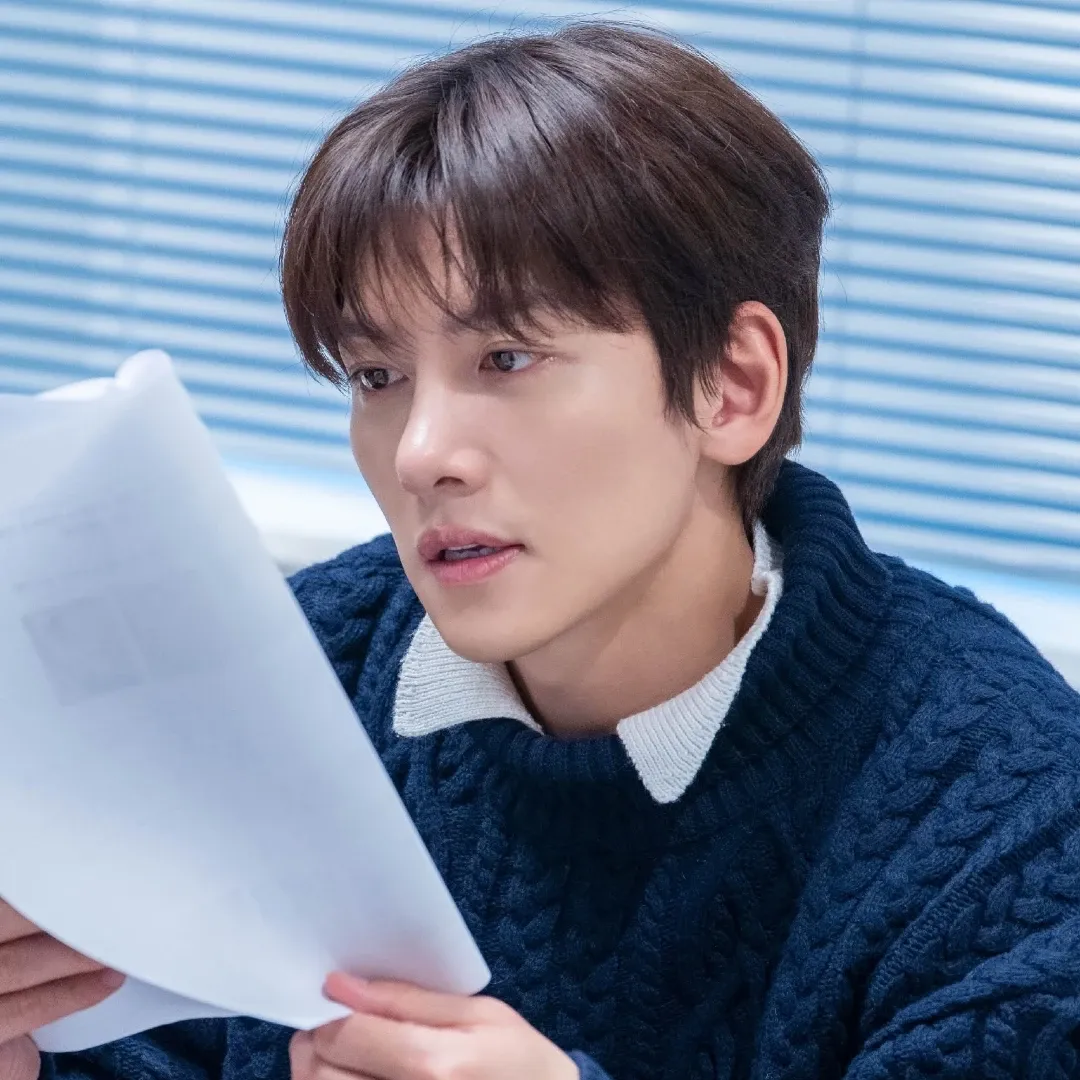Behind-the-scenes cut of Ji Changwook