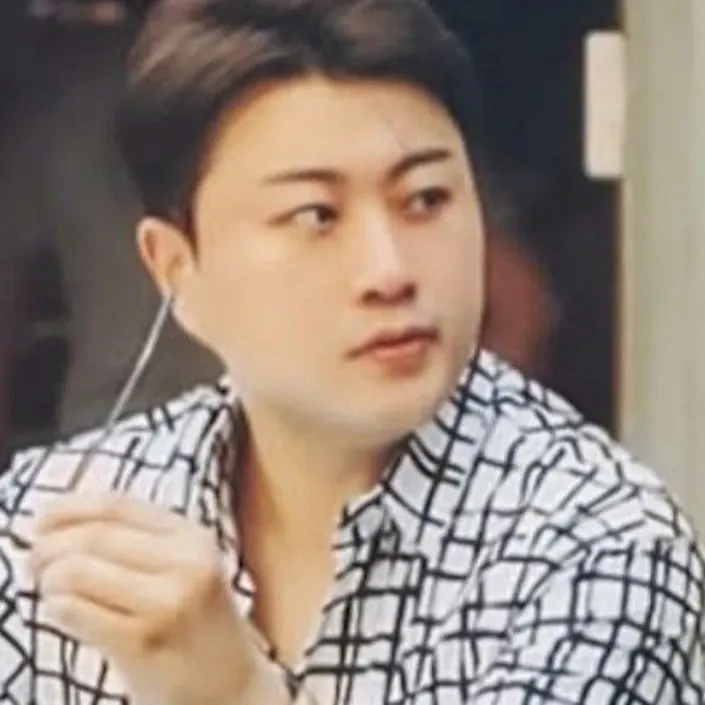 粉丝拍下的金浩中瞬间