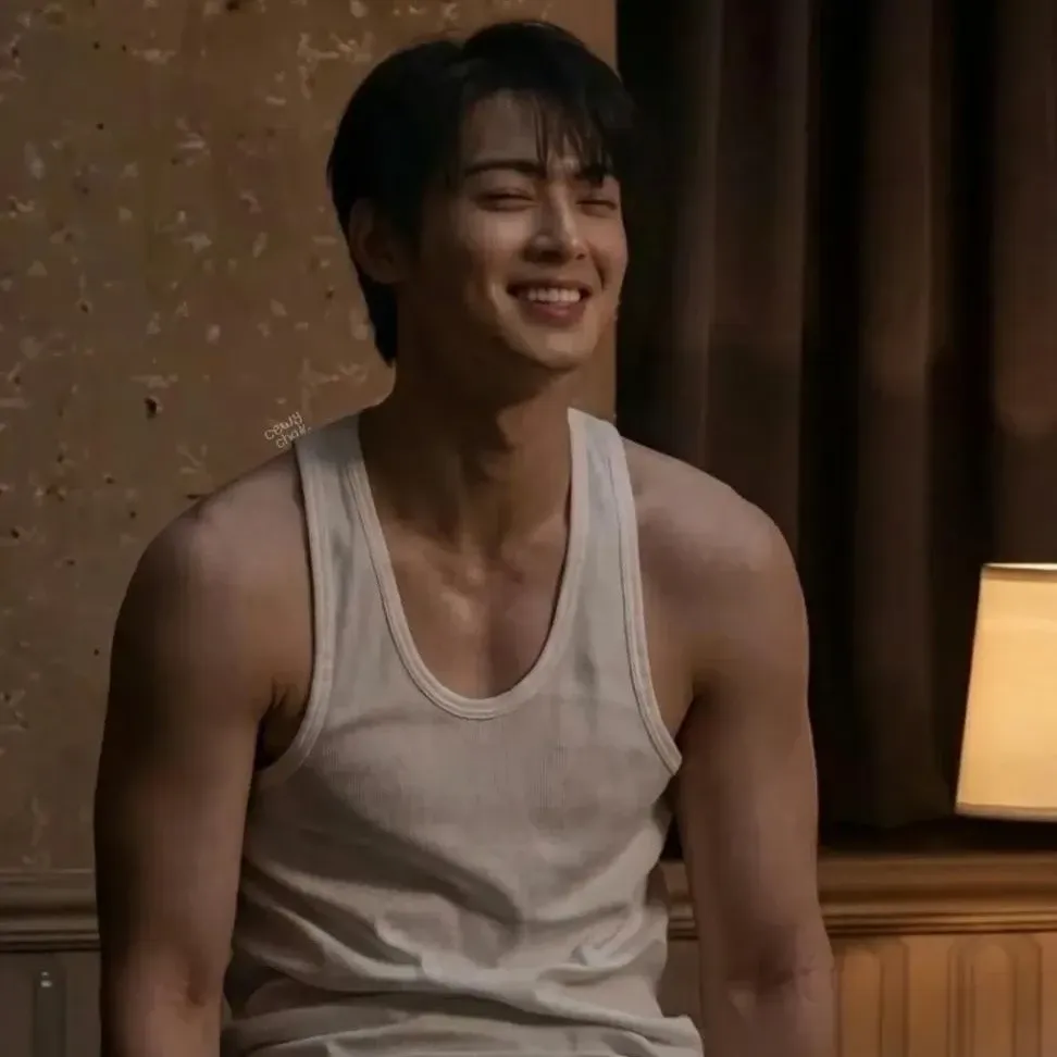 Recent activity shot of Cha Eunwoo