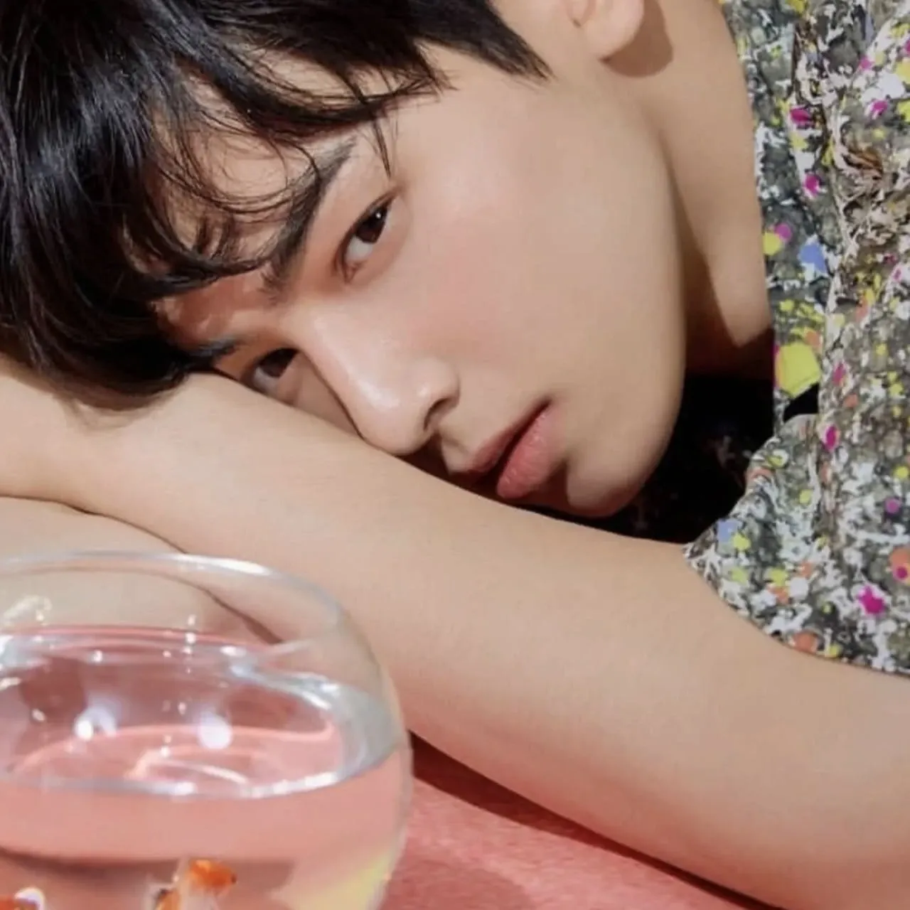 Behind-the-scenes cut of Cha Eunwoo