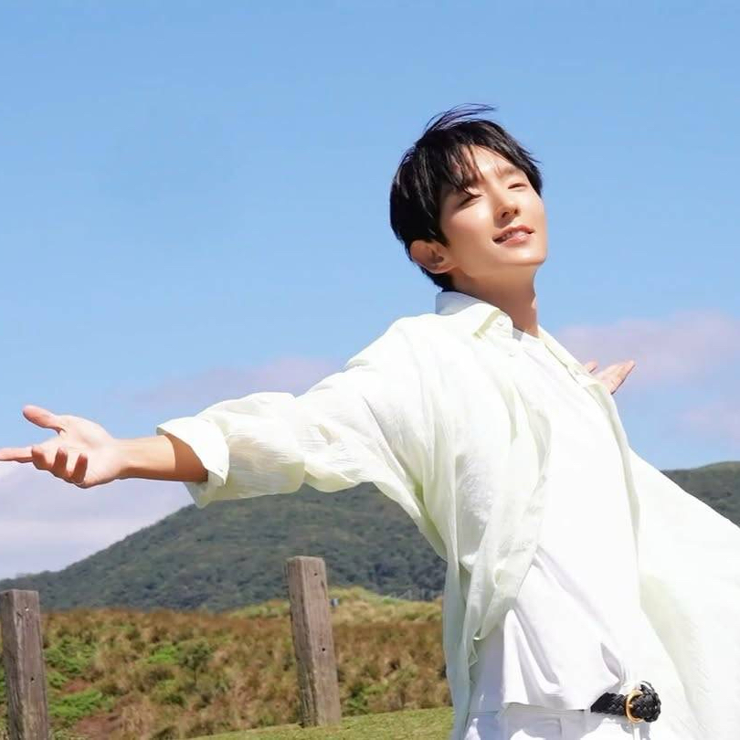 A moment captured by a fan of Lee Joongi