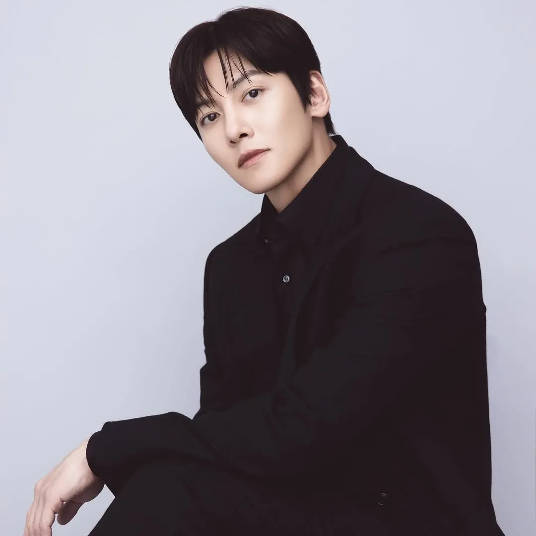 Behind-the-scenes cut of Ji Changwook