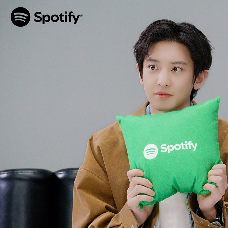 Behind-the-scenes cut of Chanyeol